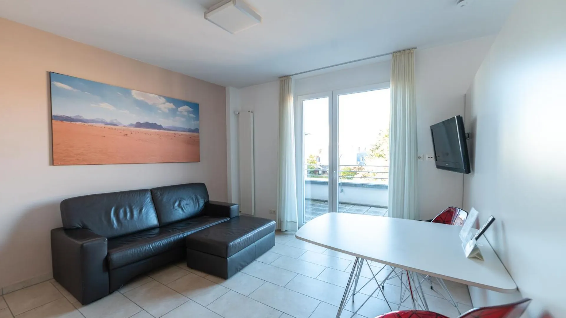 ** Apart Otel First Apart Erlangen Almanya